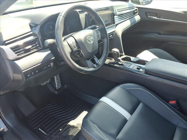 2025 Toyota Camry SE:1302U