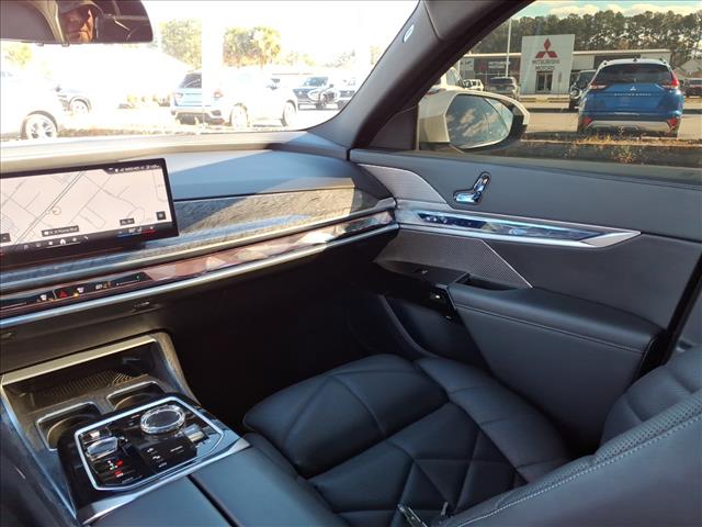 2024 BMW 7 Series 740i:1023U