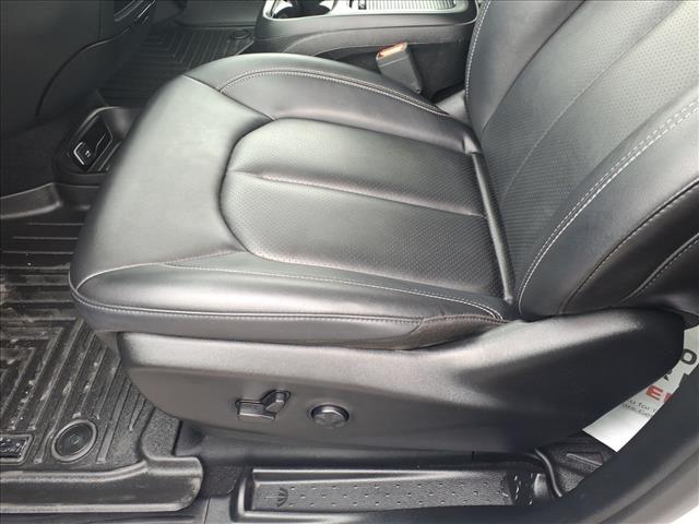 2024 Chrysler Pacifica Plug-In Hybrid Hybrid S Appearance Pkg:1046U