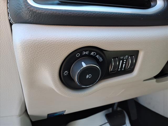 2024 Chrysler Pacifica Plug-In Hybrid Hybrid Select:1060U