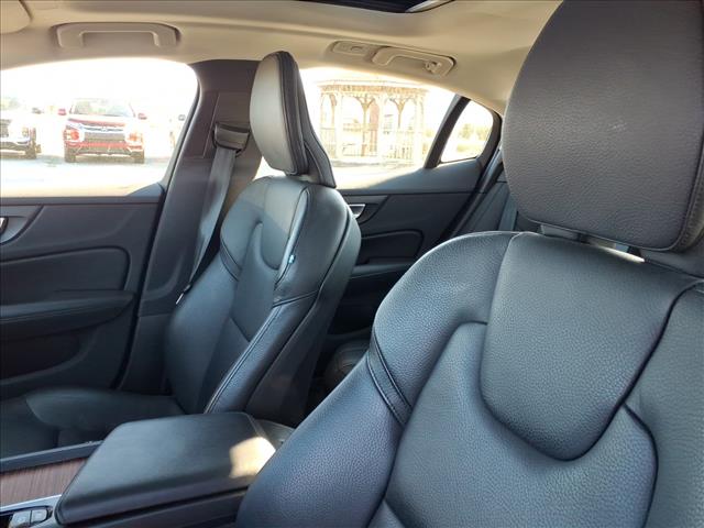 2024 Volvo S60 Plus Dark Theme:1102U