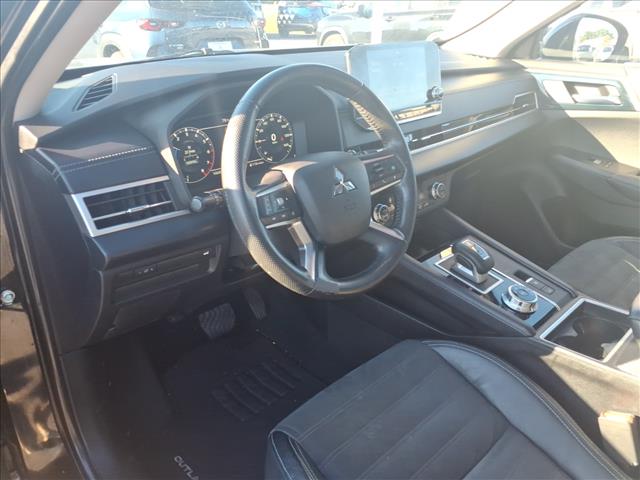 2022 Mitsubishi Outlander SE:1071NA