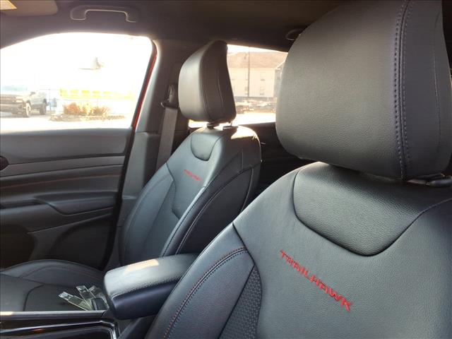 2024 Jeep Compass Trailhawk:1065U