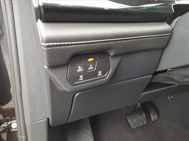 2025 Volkswagen Atlas Cross Sport 2.0T SE w/Technology:1105U