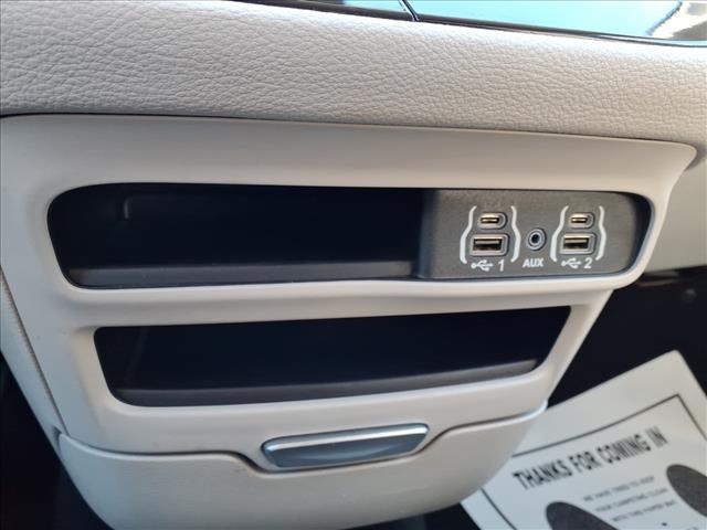 2024 Chrysler Pacifica Plug-In Hybrid Hybrid Select:1060U