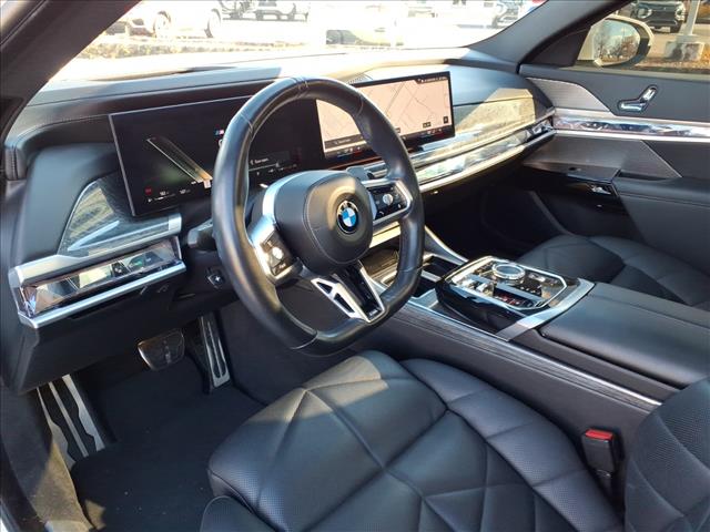2024 BMW 7 Series 740i:1023U