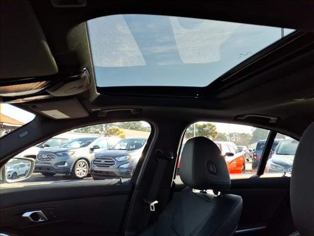 2025 BMW 3 Series 330i:1020U