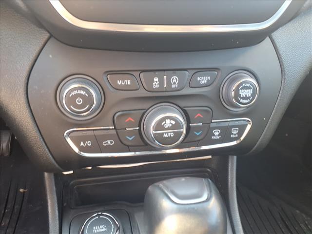 2023 Jeep Cherokee Altitude Lux:1081U