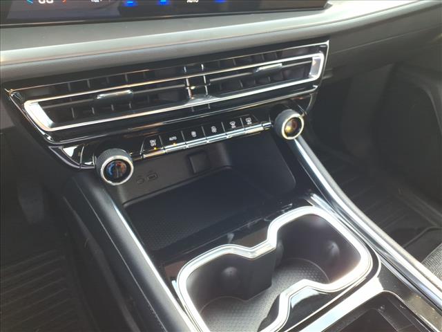 2024 Chevrolet Traverse FWD LS:1055U