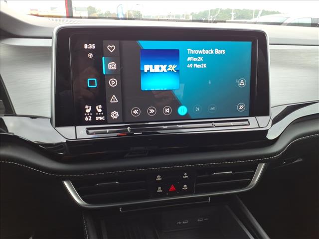 2025 Volkswagen Atlas Cross Sport 2.0T SE w/Technology:1105U