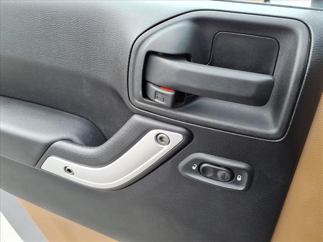 2013 Jeep Wrangler Sahara:1088U