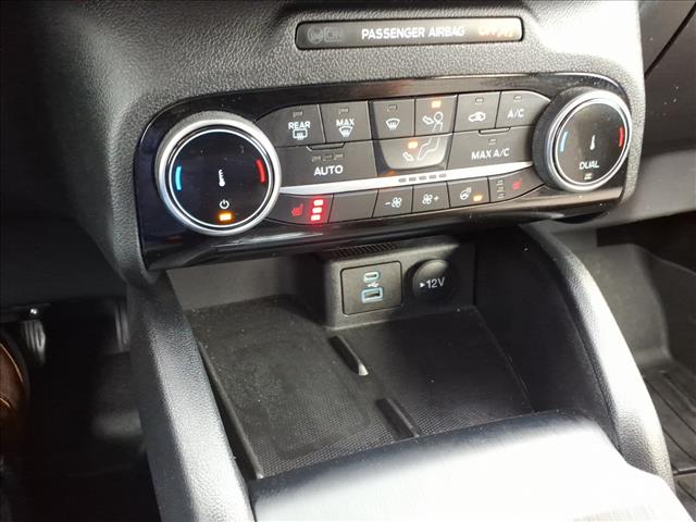 2022 Ford Escape Hybrid Titanium:1001U