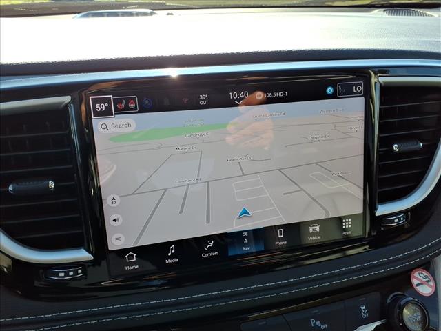 2024 Chrysler Pacifica Plug-In Hybrid Hybrid Select:1060U