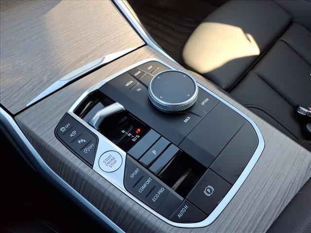 2025 BMW 3 Series 330i:1020U