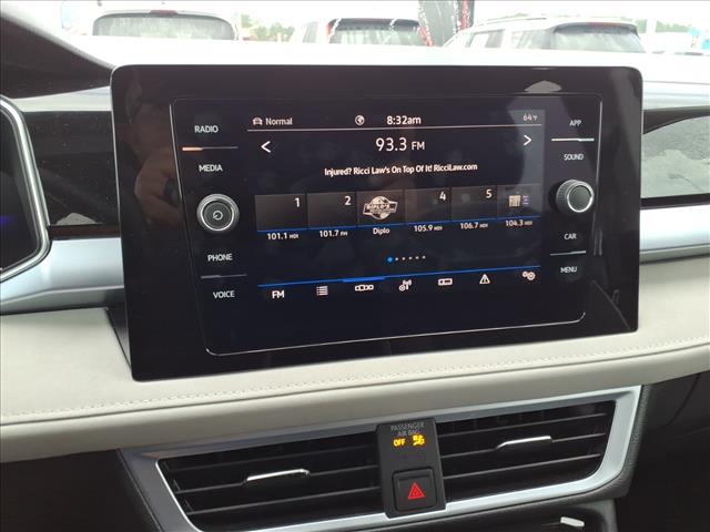 2025 Volkswagen Taos SE:1096U