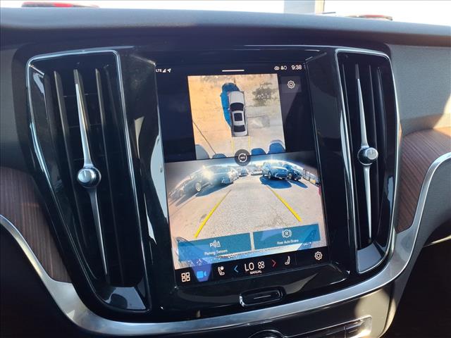 2024 Volvo S60 Plus Dark Theme:1102U