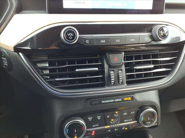 2022 Ford Escape Hybrid Titanium:1001U