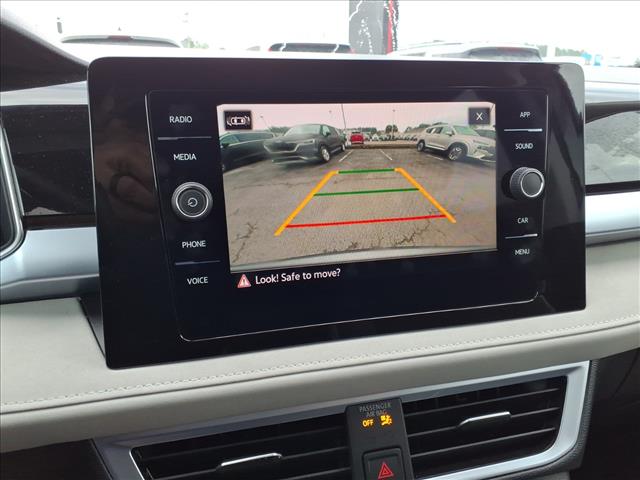 2025 Volkswagen Taos SE:1096U