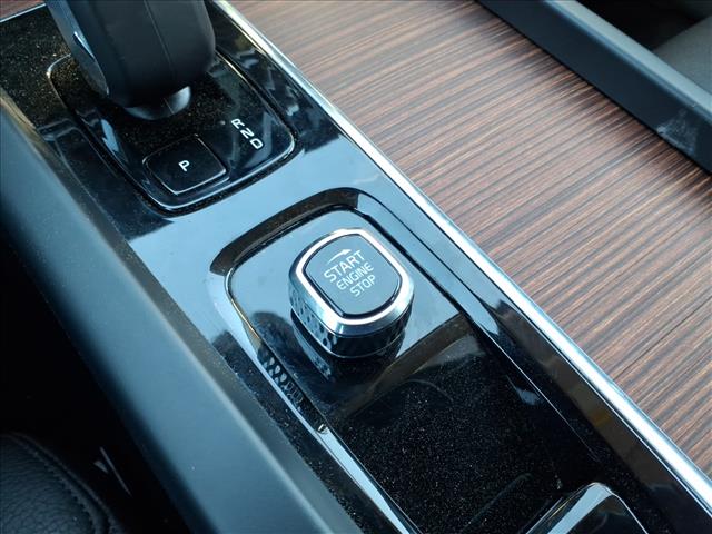 2024 Volvo S60 Plus Dark Theme:1102U