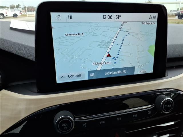 2022 Ford Escape Hybrid Titanium:1001U