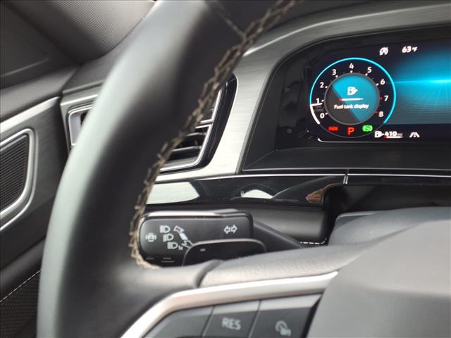 2025 Volkswagen Atlas Cross Sport 2.0T SE w/Technology:1105U