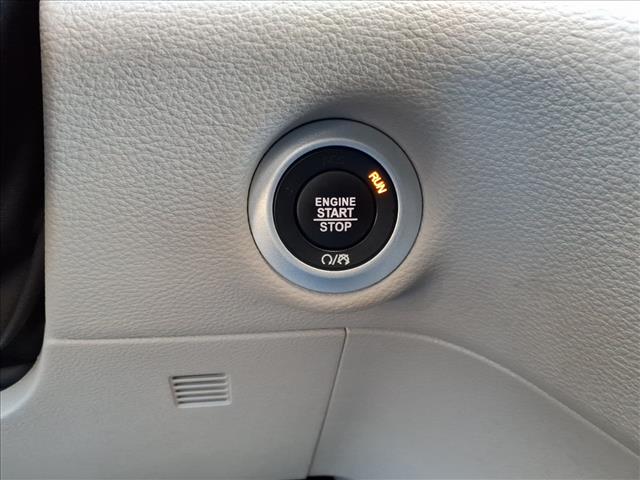 2024 Chrysler Pacifica Plug-In Hybrid Hybrid Select:1060U