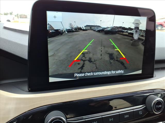 2022 Ford Escape Hybrid Titanium:1001U