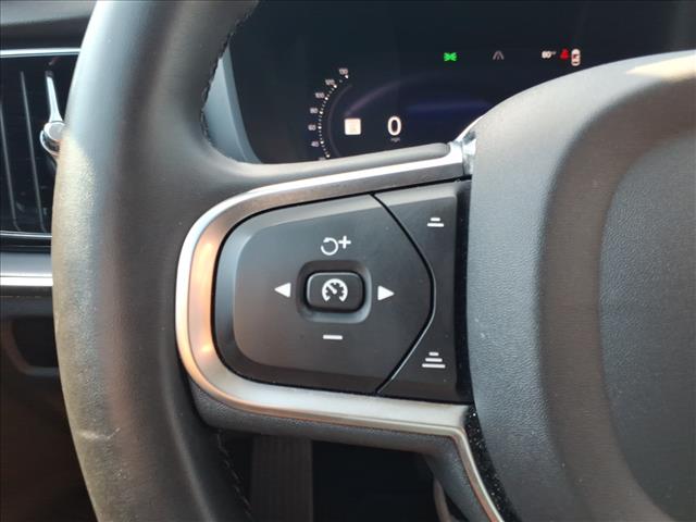 2024 Volvo S60 Core Dark Theme:1141U