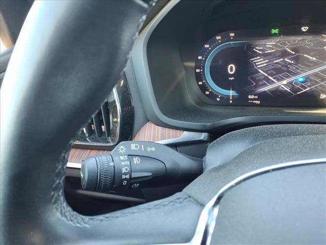 2024 Volvo S60 Plus Dark Theme:1102U