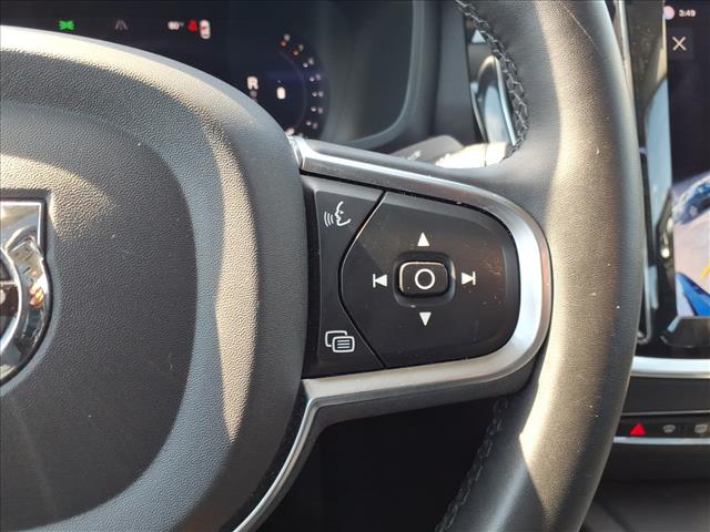 2024 Volvo S60 Core Dark Theme:1141U