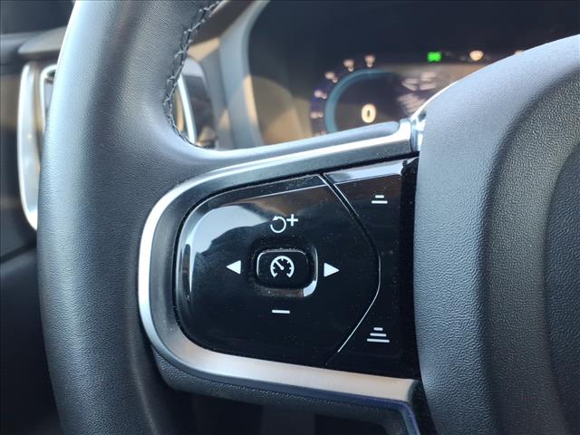 2024 Volvo S60 Plus Dark Theme:1102U