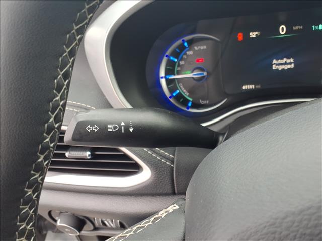 2024 Chrysler Pacifica Plug-In Hybrid Hybrid S Appearance Pkg:1046U