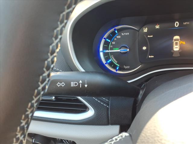 2024 Chrysler Pacifica Plug-In Hybrid Hybrid Select:1060U