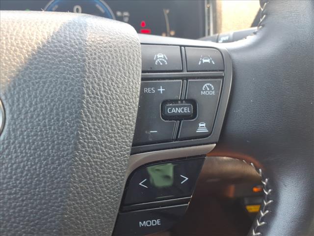 2025 Toyota Camry SE:1302U