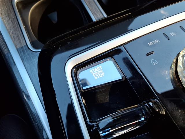 2024 BMW 7 Series 740i:1023U