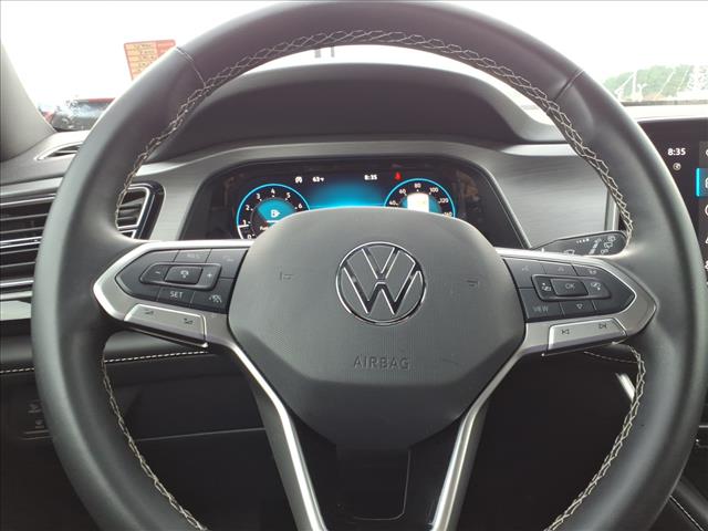 2025 Volkswagen Atlas Cross Sport 2.0T SE w/Technology:1105U