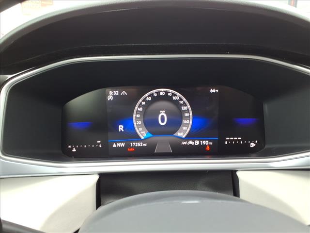 2025 Volkswagen Taos SE:1096U