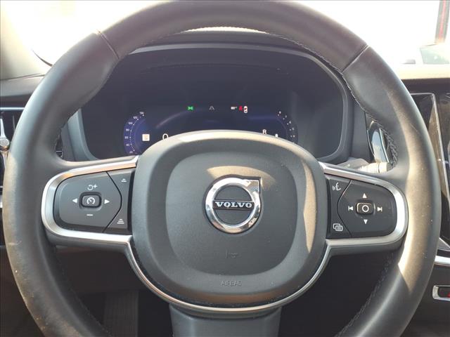 2024 Volvo S60 Core Dark Theme:1141U