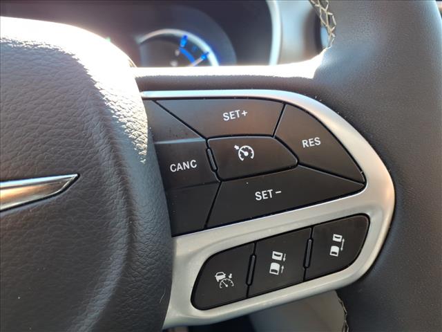 2024 Chrysler Pacifica Plug-In Hybrid Hybrid Select:1060U