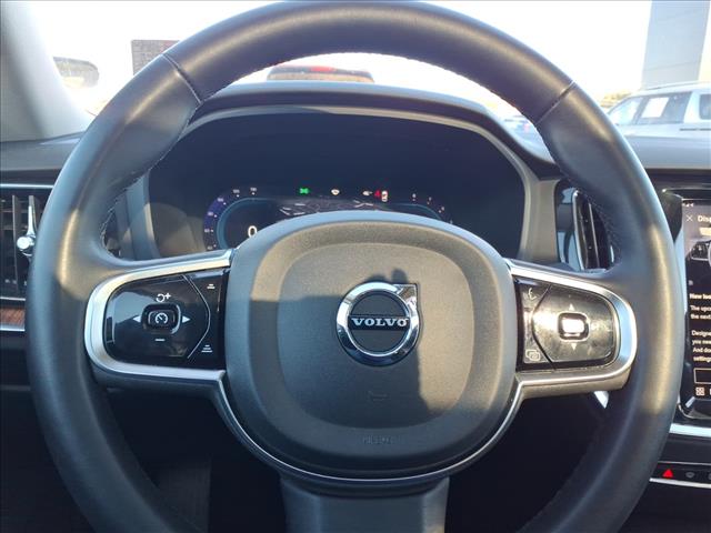 2024 Volvo S60 Plus Dark Theme:1102U