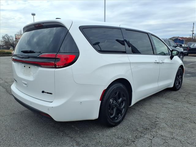 2024 Chrysler Pacifica Plug-In Hybrid Hybrid S Appearance Pkg:1046U