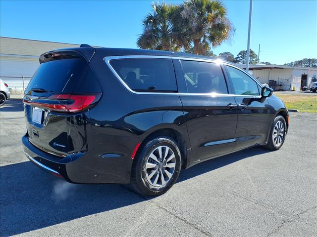 2024 Chrysler Pacifica Plug-In Hybrid Hybrid Select:1060U