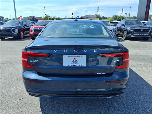 2024 Volvo S60 Core Dark Theme:1141U