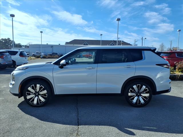 2026 Mitsubishi Outlander SE:1018N