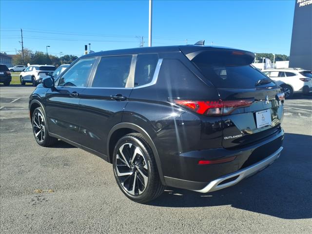 2022 Mitsubishi Outlander SE:1071NA