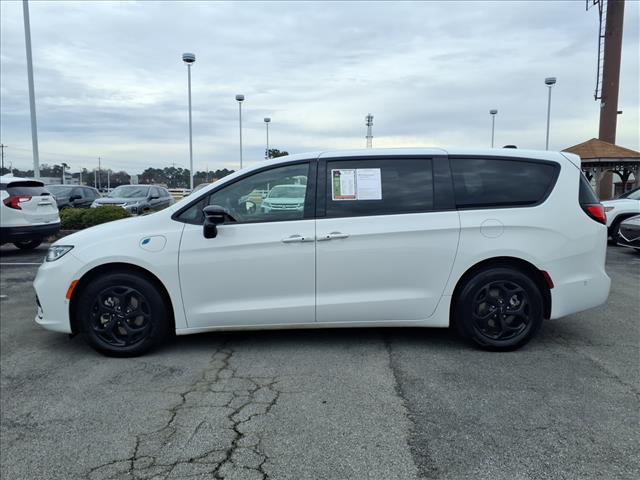 2024 Chrysler Pacifica Plug-In Hybrid Hybrid S Appearance Pkg:1046U