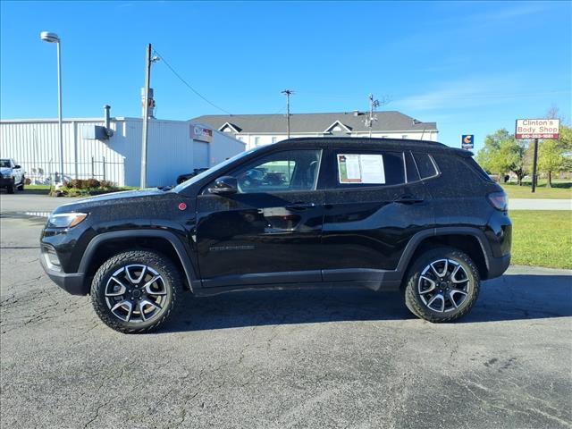 2025 Jeep Compass Trailhawk:1066U