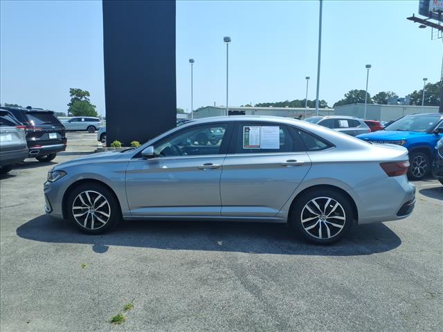 2025 Volkswagen Jetta SE:1254U