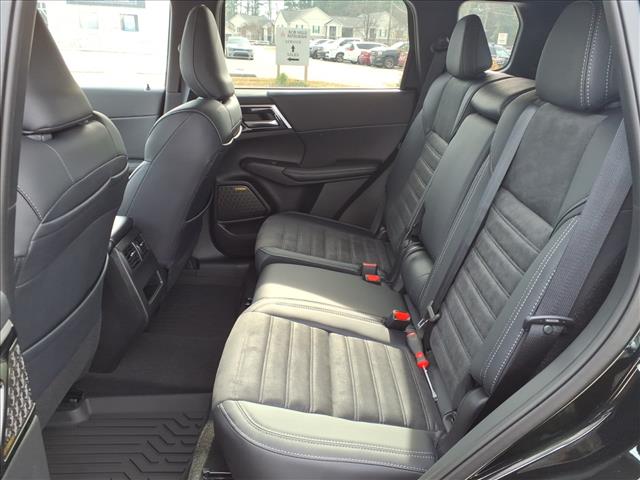 2025 Mitsubishi Outlander SE:2182M