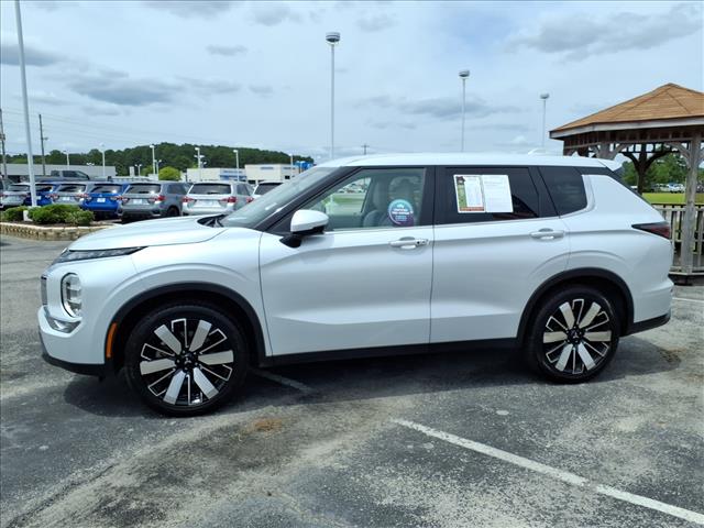 2025 Mitsubishi Outlander SE:1167U